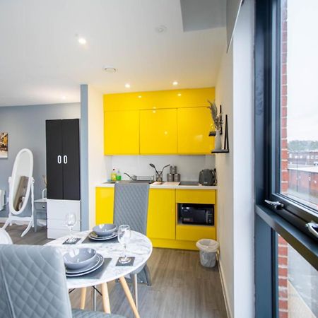 Excellent Studio Balcony Apartment In Шефилд Екстериор снимка