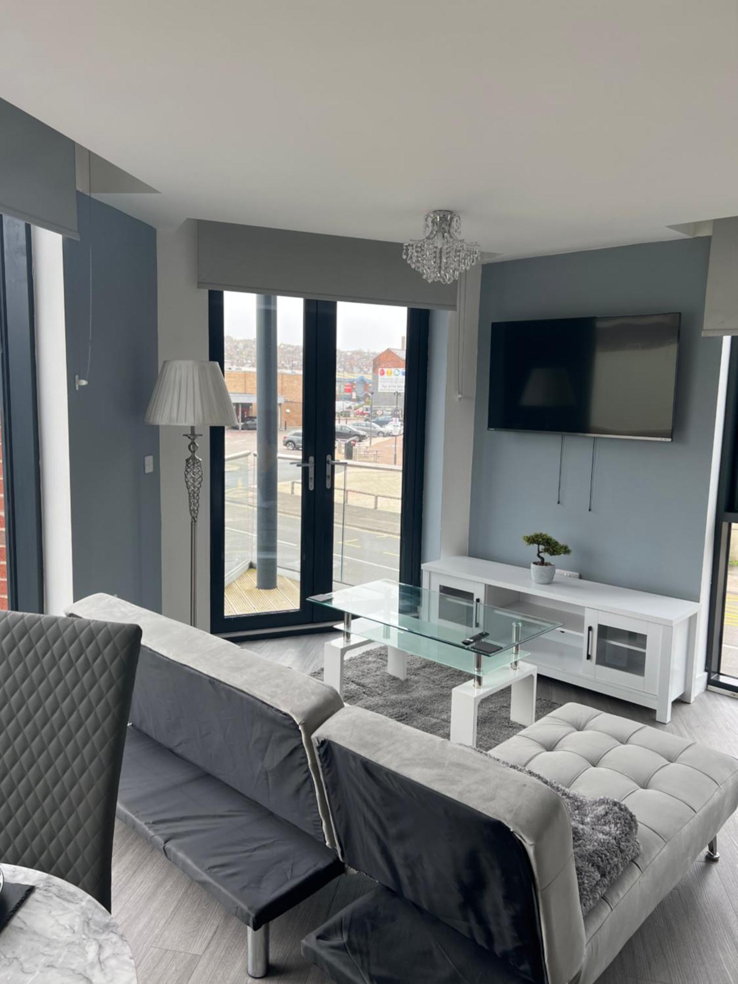 Excellent Studio Balcony Apartment In Шефилд Екстериор снимка